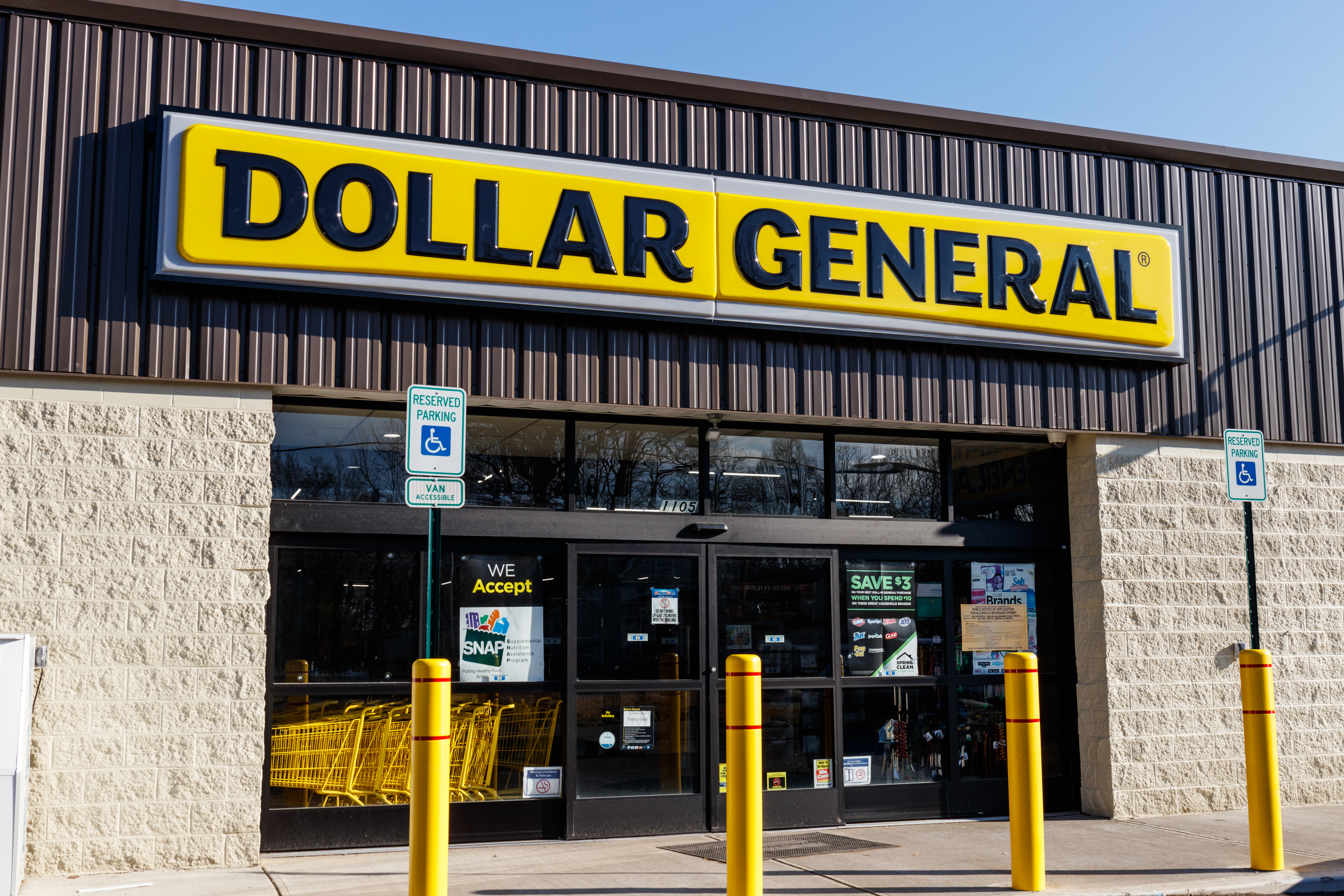 Dollar General store